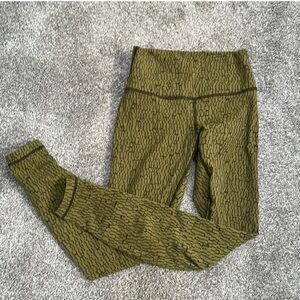 Wunder Under Lululemon Leggings 28”